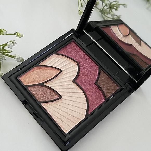 Estee Lauder Other - ✅OFFERS WELCOME✅ Estee Lauder Eyeshadow NIB